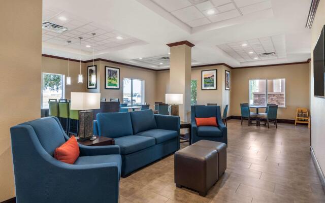 Comfort Inn & Suites