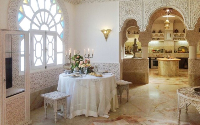 5 Stars Extravagant, 5 Bedroom Riad in el Jadida With Garden and Terra