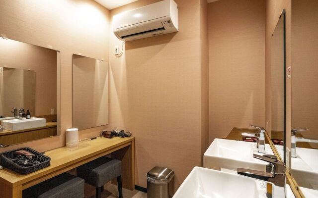 R9 Hostel Tochigi Ekimae - Man Only