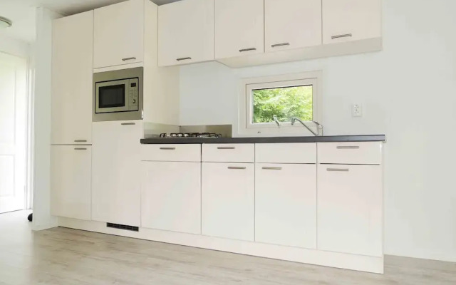 Comfortable Chalet in a Holiday Park