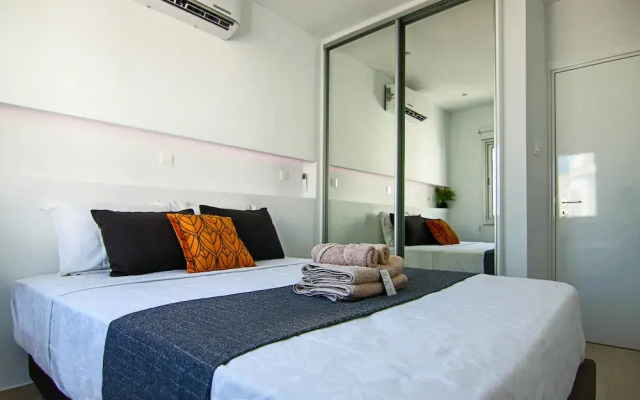 Phaedrus Living: Seaside Luxury Flat Lighthouse 65