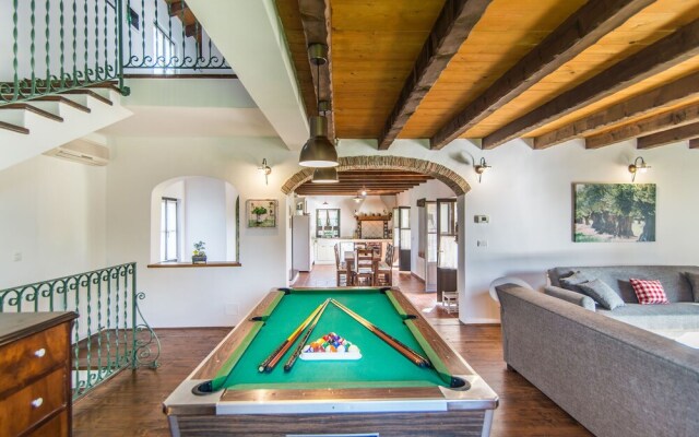 Expansive Villa in Sveti Lovrec With Swimming Pool