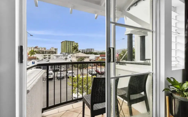 Villa Vaucluse Apartments of Cairns