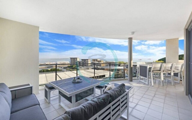 ZEN AT ARKABA - 3BR Luxury Apartment