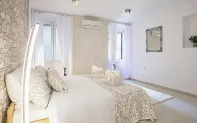 West Gate Apartment