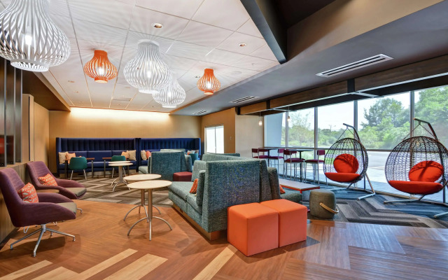 Tru by Hilton Middletown