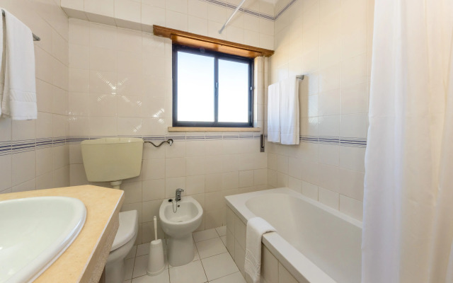 Apartamentos Turísticos Janelas do Mar