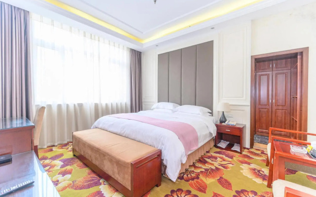Donghua Hotel Bazhong