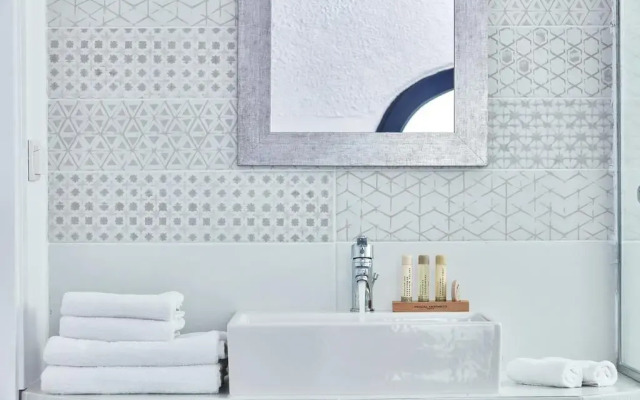 La Maltese Oia Luxury Suites
