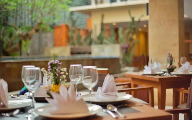 Saris Hotel And Spa