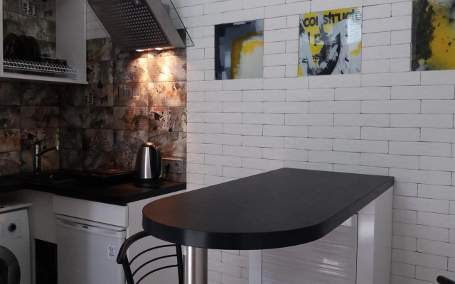 Apartment with fireplace