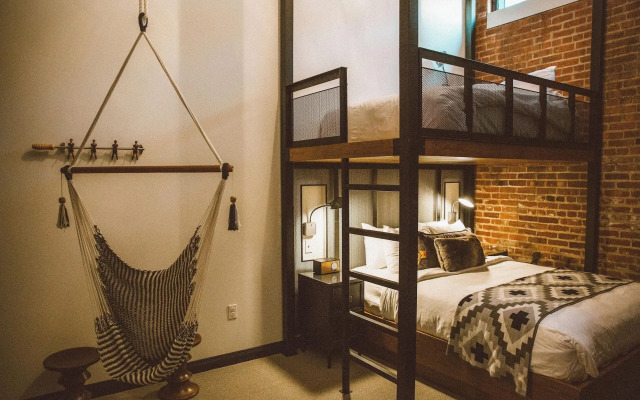 Crossroads Hotel