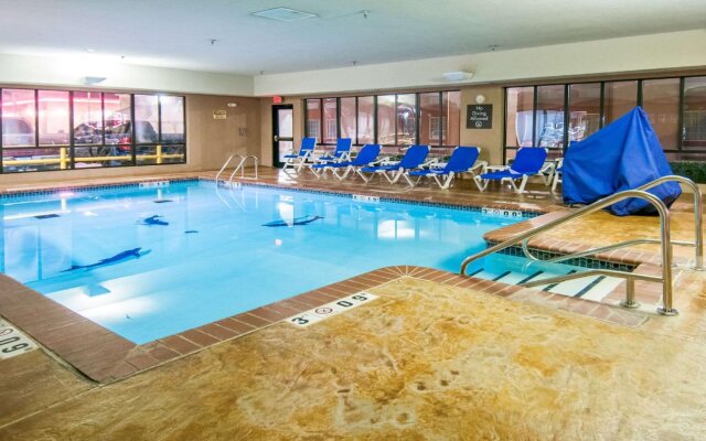 Comfort Inn & Suites Pauls Valley - City Lake