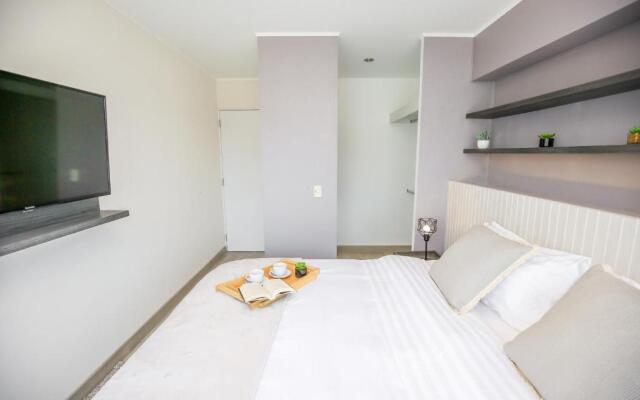 Trendy Host Black - San Isidro
