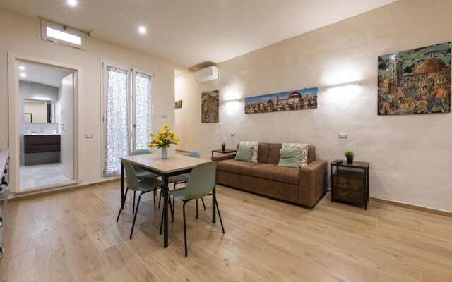 Mercato Contemporary Apartment by Mmega