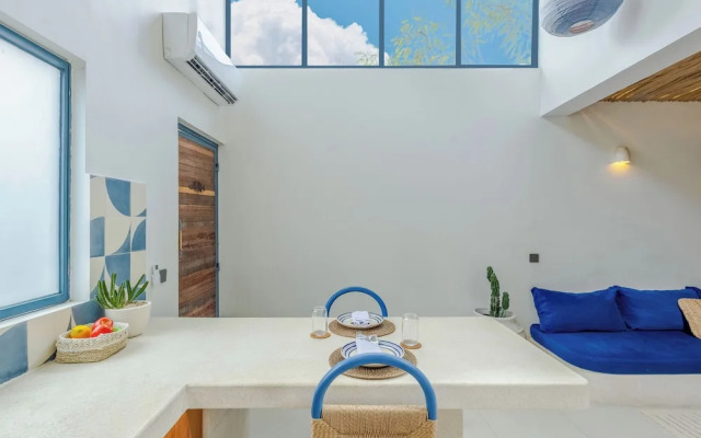 Studio Santorini - 1 BR Loft in Canggu