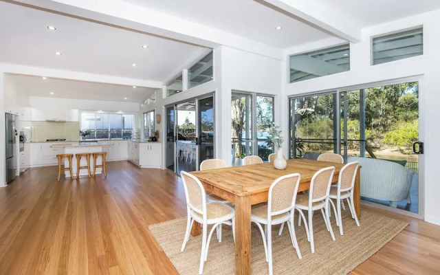 Luxe Waterfront Stay -Tallebudgera Creek