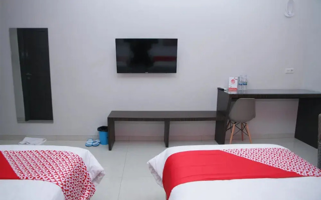 OYO 1100 Galaxy Guesthouse