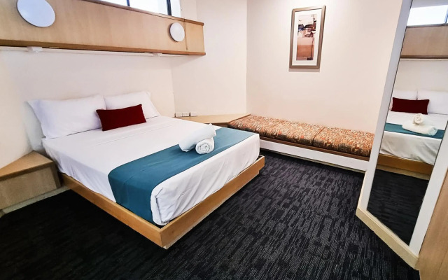 Tiki Hotel Surfers Paradise