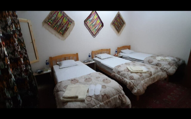 Nazira Guesthouse