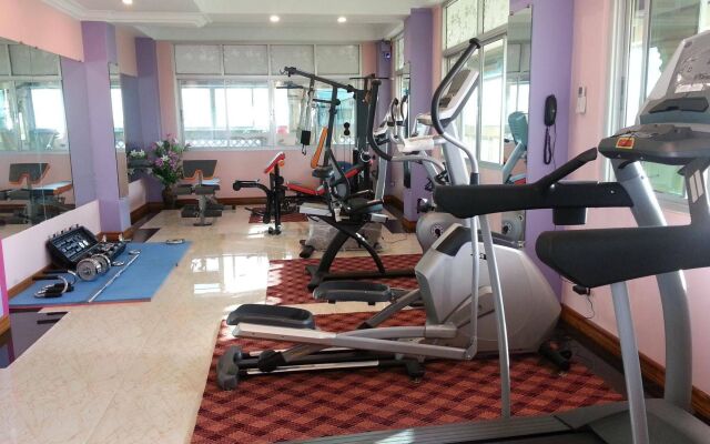 Grand Laurel Hotel