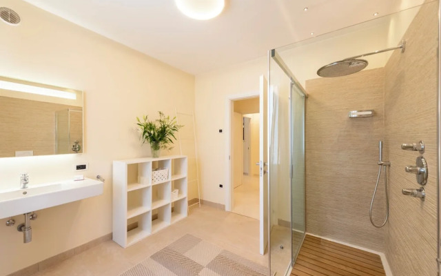 Life & View Luxury Apartment