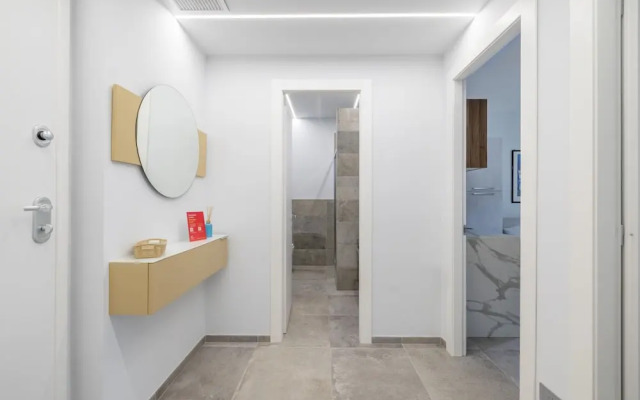 5 Minutes Walk by Wonderful Italy