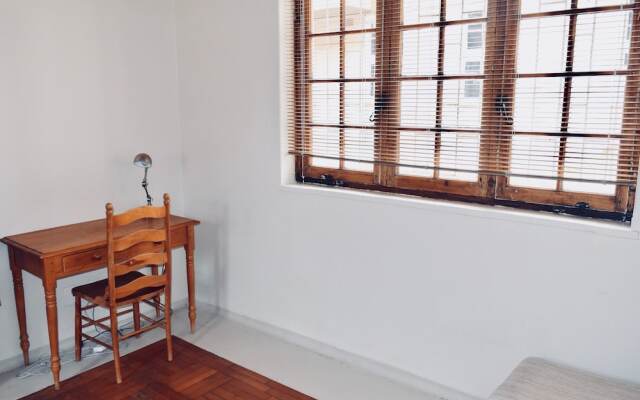 1 Bedroom Apartment Near Kloof Street