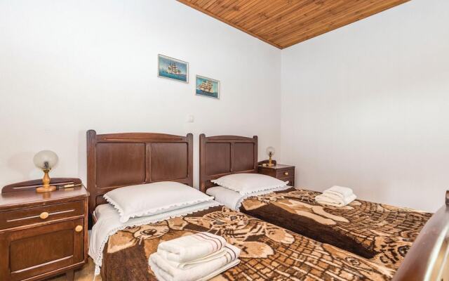 Beautiful Home in Banjol With Wifi and 2 Bedrooms