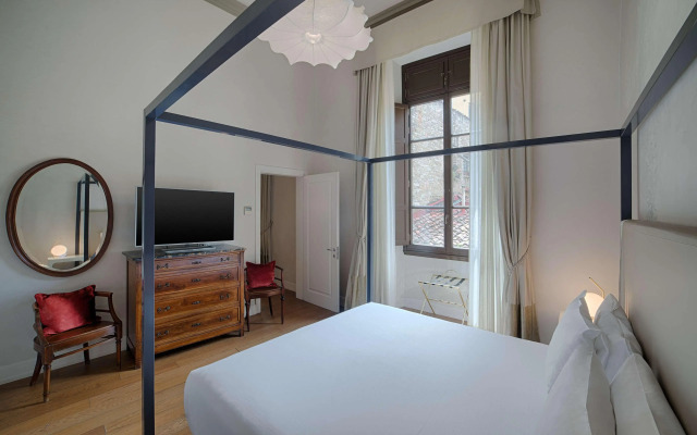 NH Collection Firenze Porta Rossa Hotel