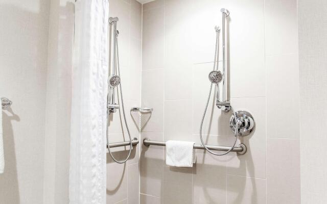 Doubletree by Hilton Pleasant Prairie Kenosha