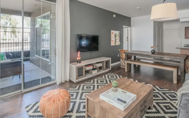 Stylish Phoenix Apartment by WanderJaunt