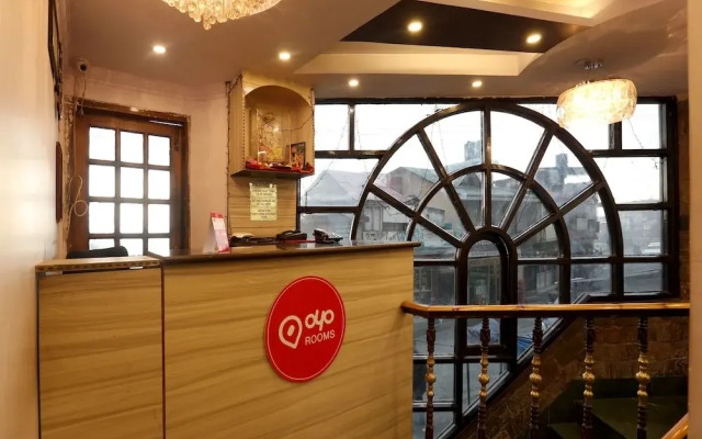 OYO Rooms 055 Mall Rd Tourism Lift