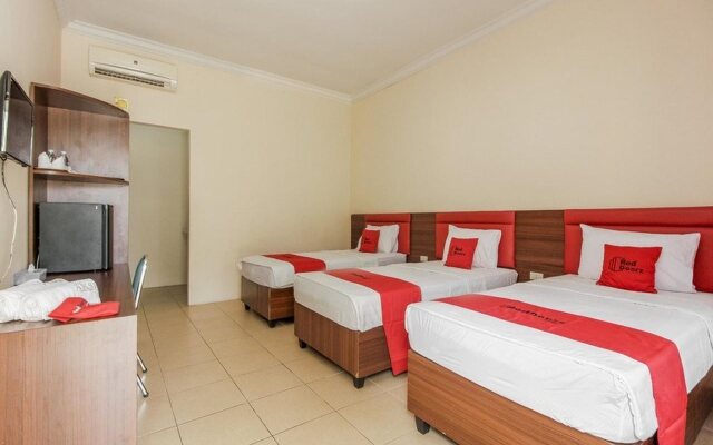 RedDoorz Plus @ Pangkal Pinang Mentok