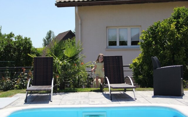 relaxe at home ds 3pc or studio furnished jacuzzi and pool in summer covered