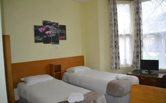 Hotel 65