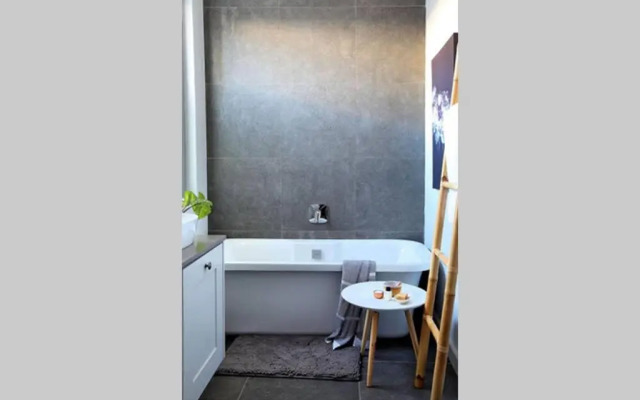 McFarlane Residence by Top Destinations Rentals