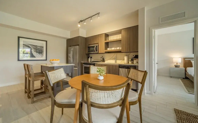 Tucker at Palmer Dadeland Miami