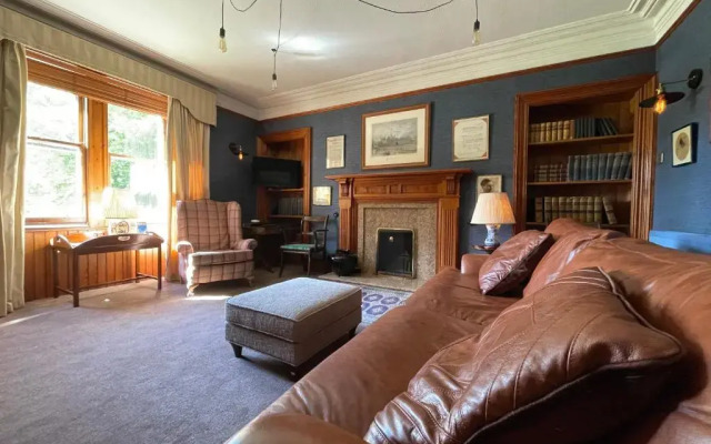 Allan House