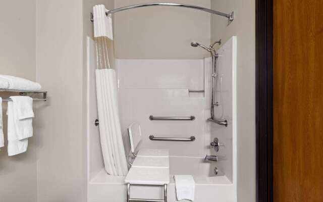Baymont by Wyndham Waterloo