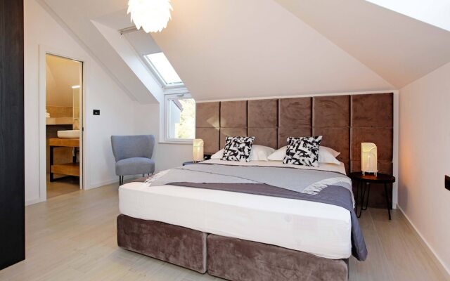 Beachfront villa Senses for 12 in Milna