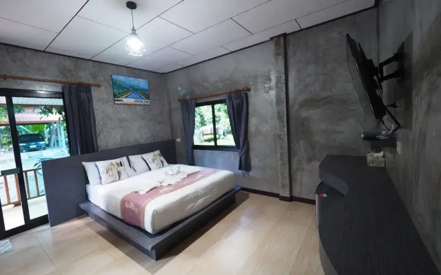 Baan Keree Thara Khiri Wong