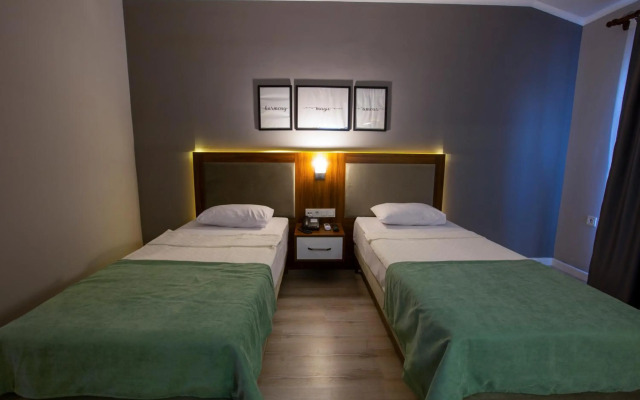 HMA Hotel & Suites