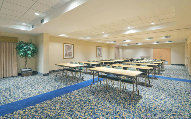 Holiday Inn Express Hotel & Suites Memphis Southwind by IHG