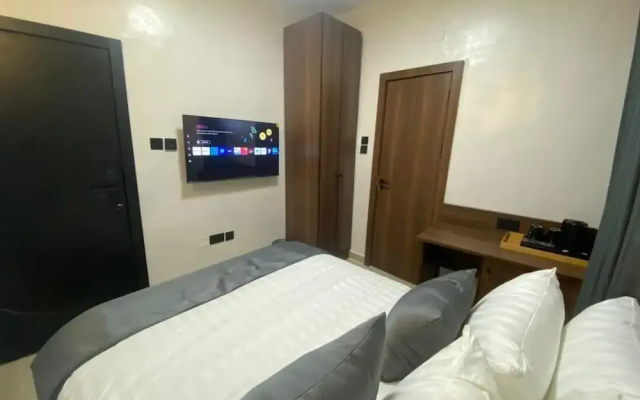 Five Clover Hotel Ilupeju
