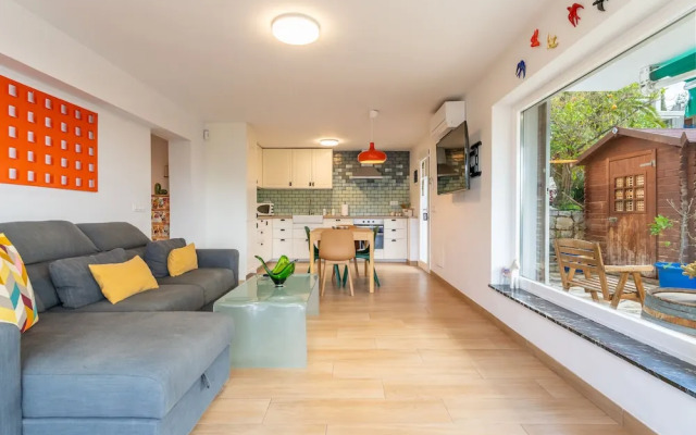 Designer Luxury Two Bedroom Apartment
