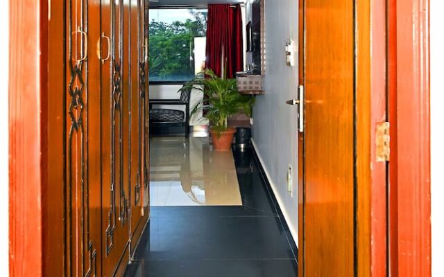 Hotel Rajhans International
