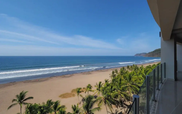 Condominio Diamante del Sol by CRHR