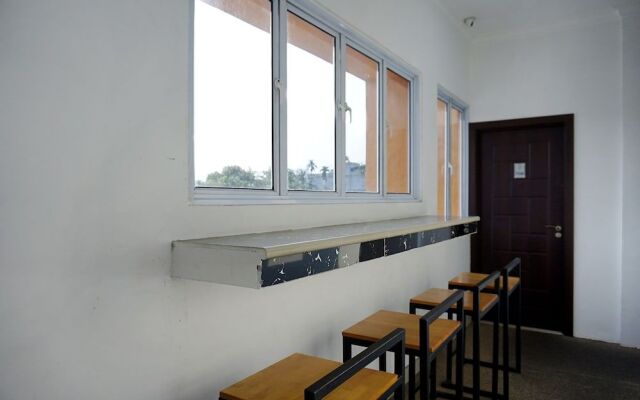 OYO 1158 Basecamp Hostel