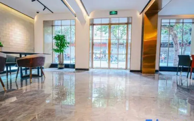 Jitai Yixuan Hotel (Shanghai People's Square Station Branch)